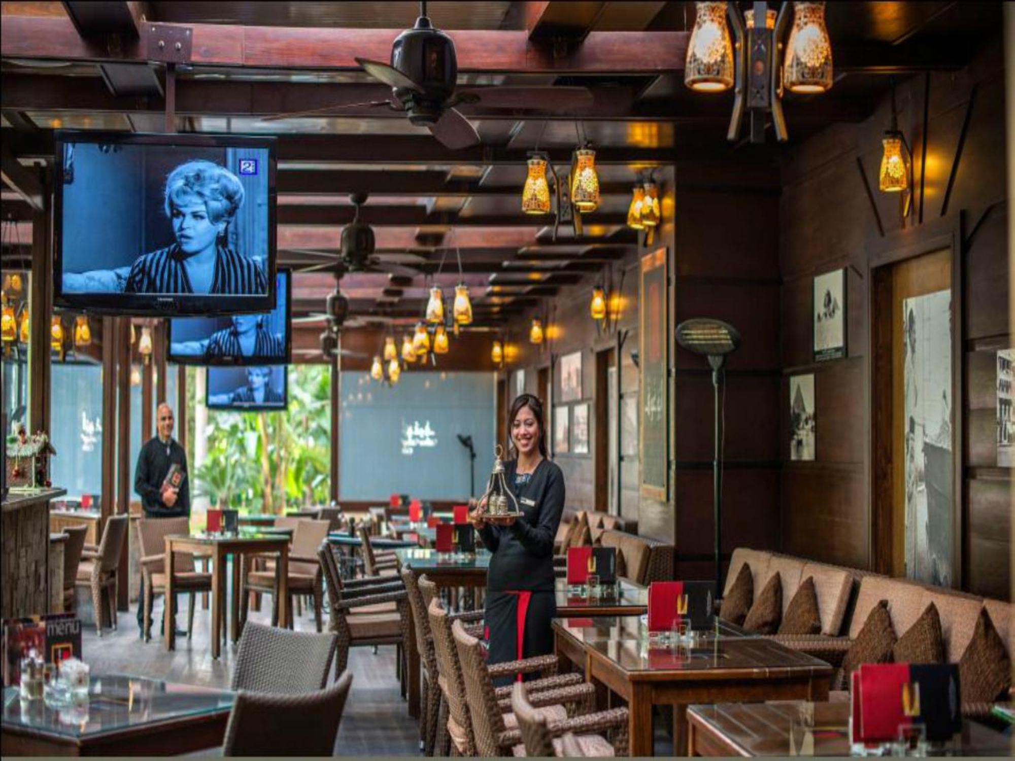 开罗艾尔萨拉姆协和酒店 餐厅 照片 The interior of a restaurant in Vietnam