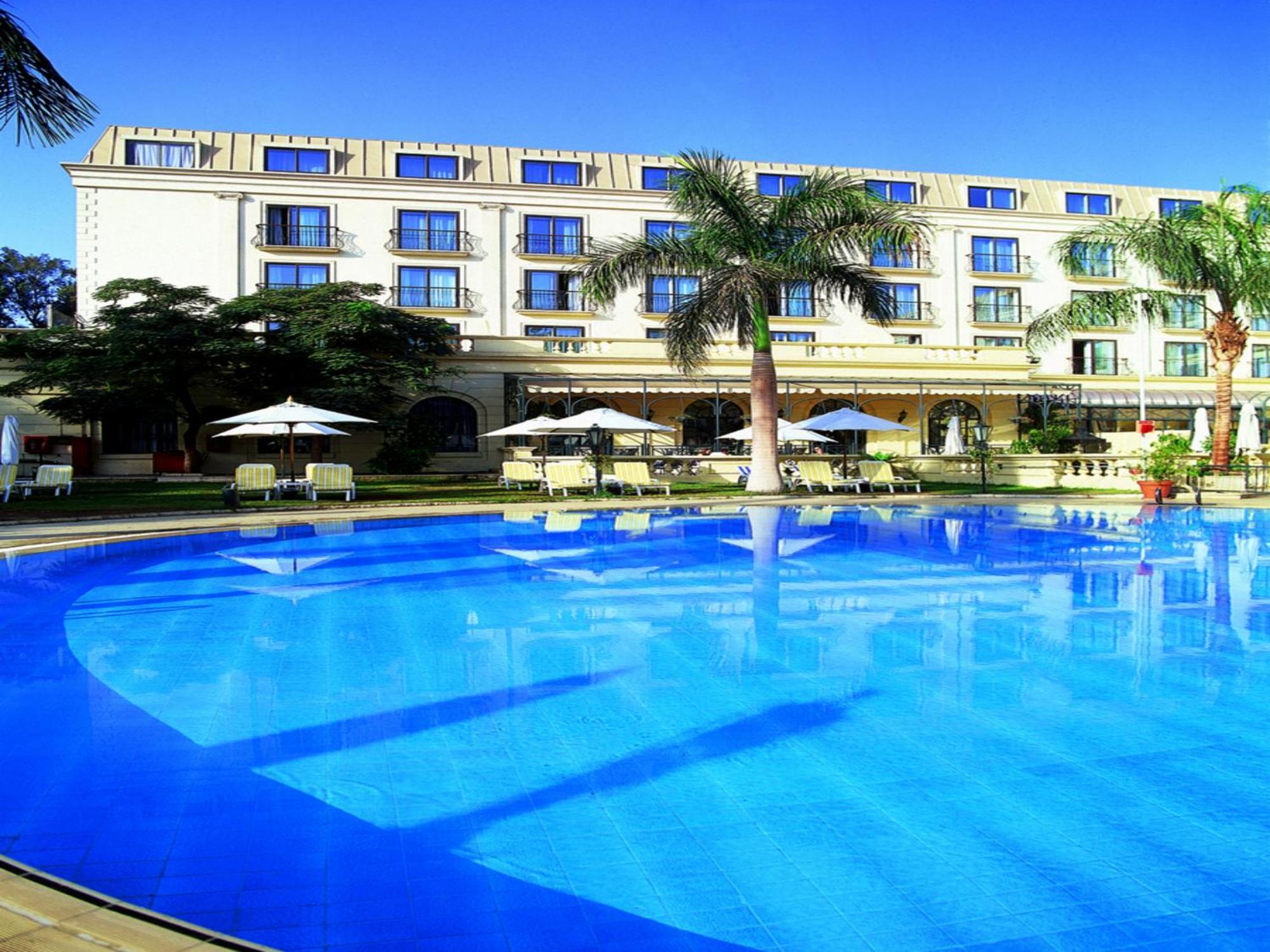 开罗艾尔萨拉姆协和酒店 外观 照片 The pool at the Grand Hotel