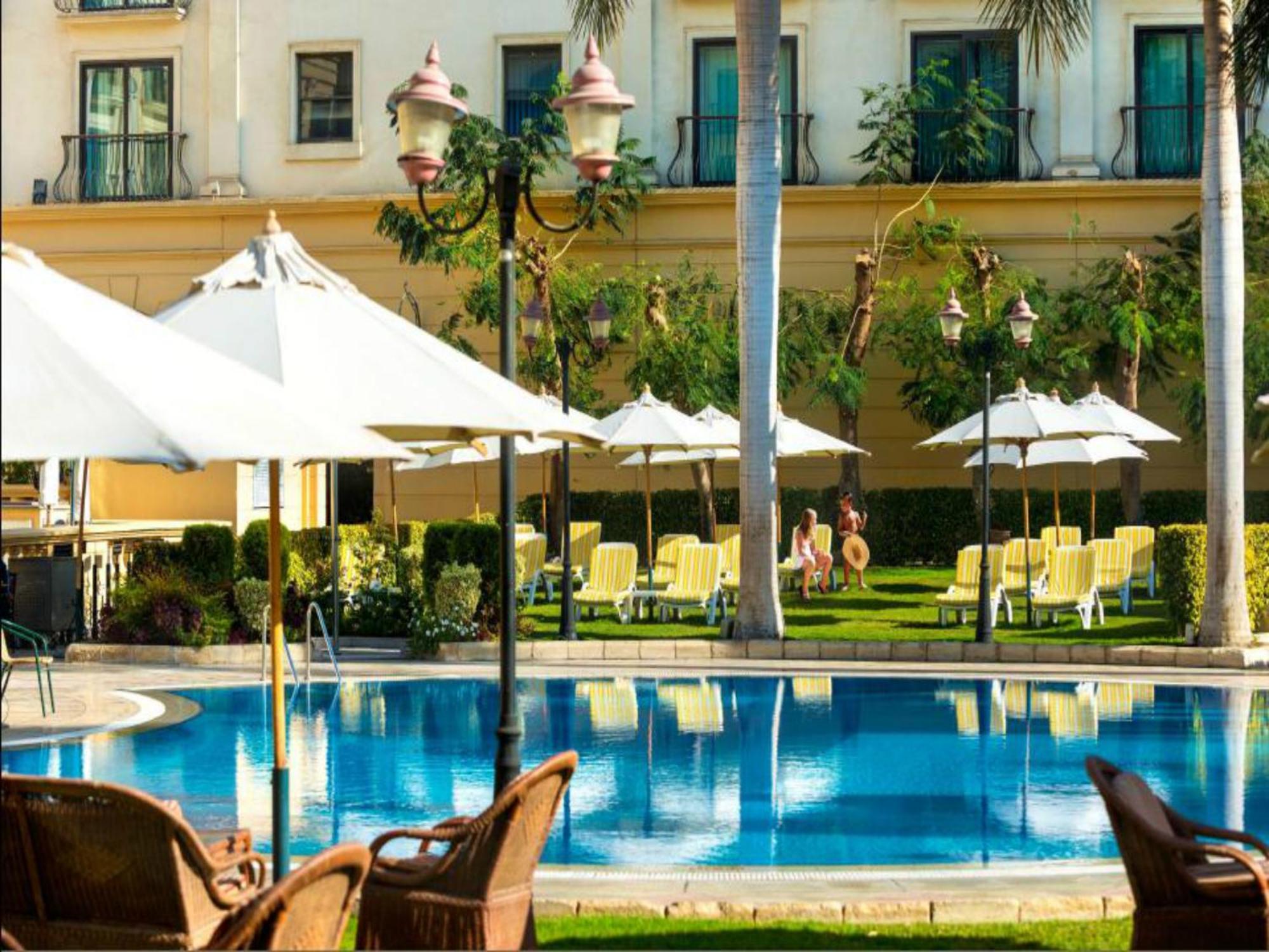 开罗艾尔萨拉姆协和酒店 设施 照片 The pool at the Royal Mirage Hotel